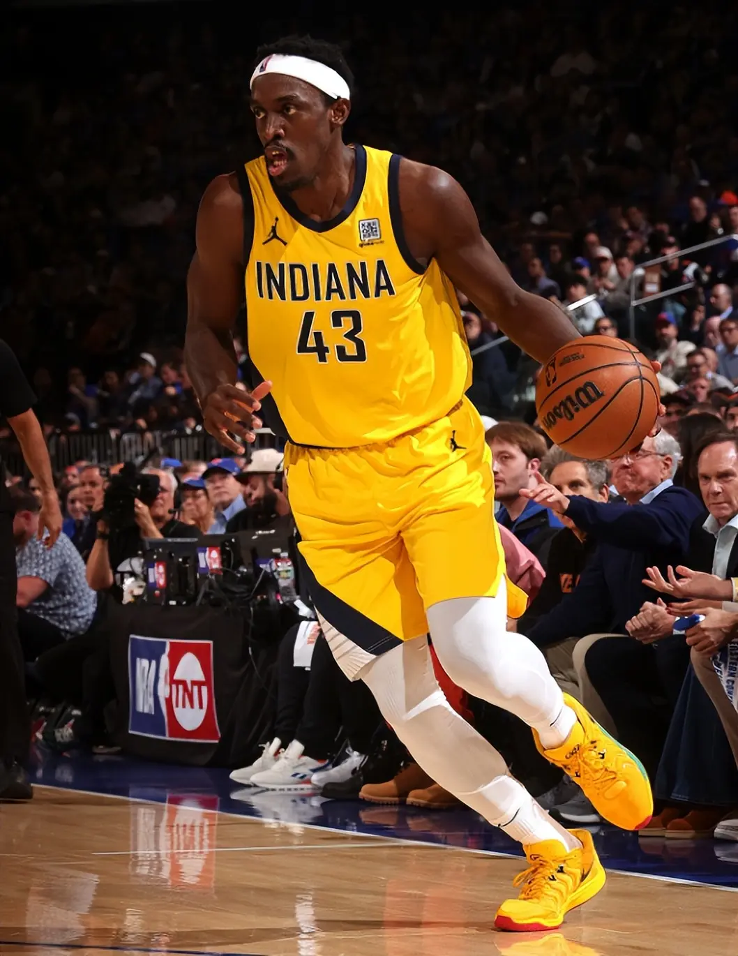 39分5板3助，都说你1.8亿太贵，如今打成季后赛战神，冲击总冠军