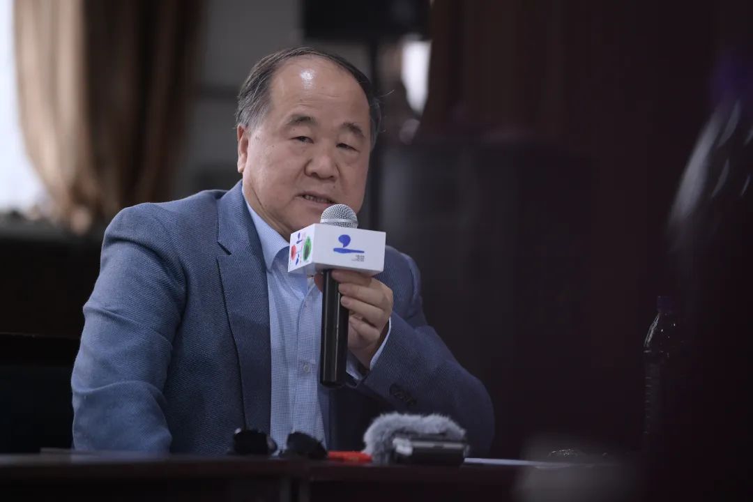 莫言说：婚姻就是这样，想过日子的女人嫁给了挣不了钱的男人，想过日子的男人偏偏娶了一个败家的女人