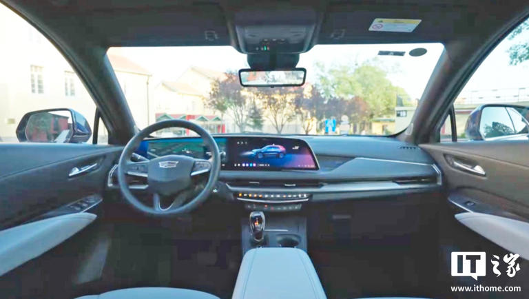 新款凯迪拉克 XT4 紧凑型 SUV 上市，全款一口价 15.99 万元起