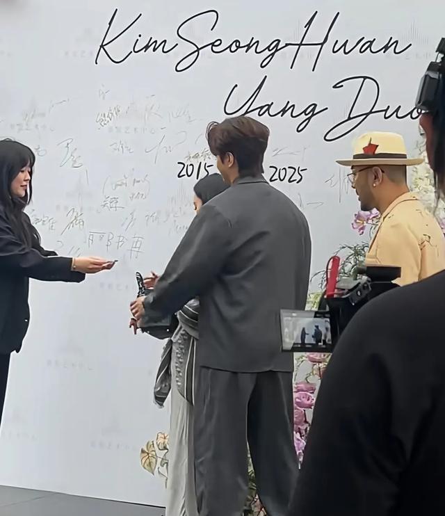 张檬金恩圣参加婚礼，离开滤镜和美颜，张檬看起来像老了十几岁