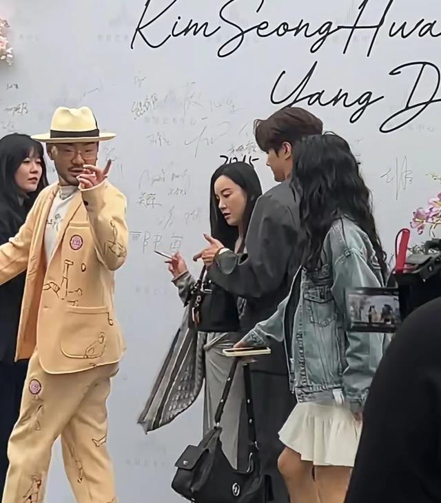 张檬金恩圣参加婚礼，离开滤镜和美颜，张檬看起来像老了十几岁