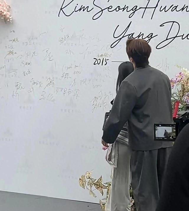 张檬金恩圣参加婚礼，离开滤镜和美颜，张檬看起来像老了十几岁