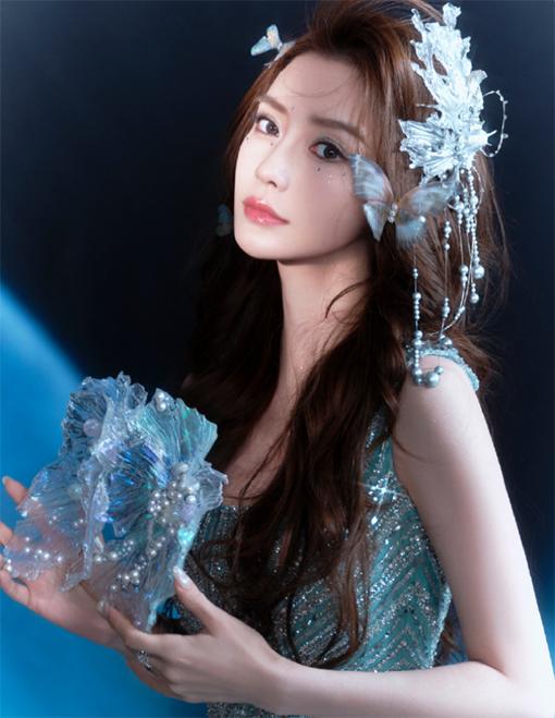 Angelababy澳门生图阅读量破4800万！网友：这张脸太「权威」了