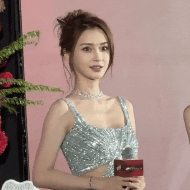 36岁杨颖现身活动，身材消瘦神色拘谨，复出新剧被曝给李沁作配