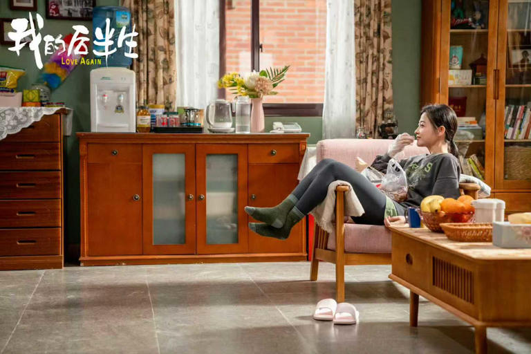 中年女演员不要减肥了，同样50岁的梅婷与杨童舒站一起很明显