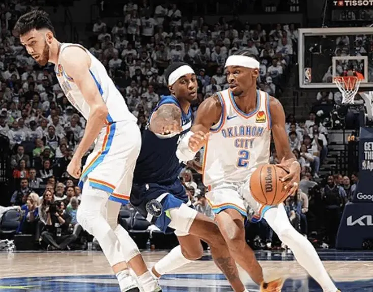 4-0轻松横扫，4-3强势晋级！却成NBA全民公敌，你们不配拿冠军