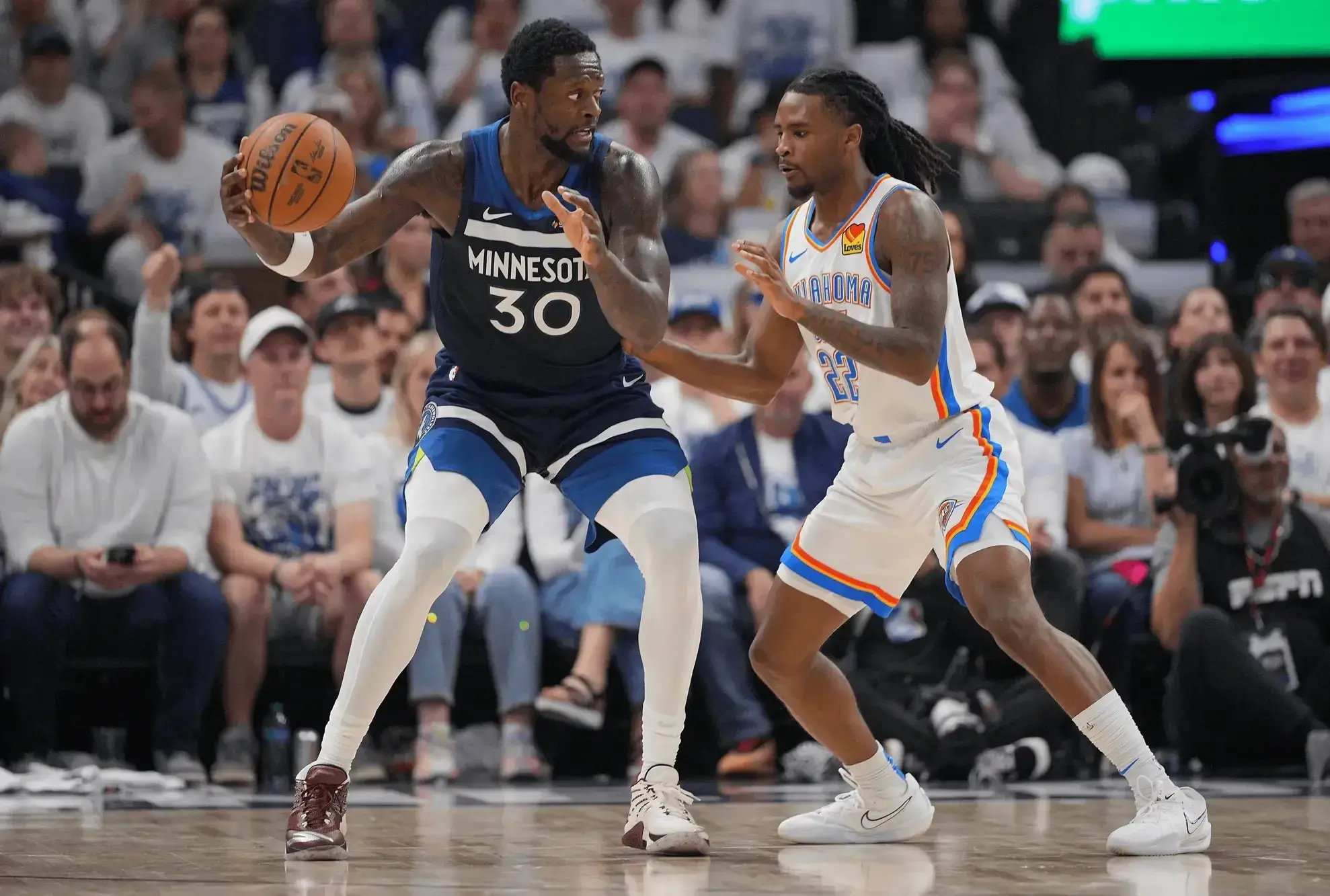 4-0轻松横扫，4-3强势晋级！却成NBA全民公敌，你们不配拿冠军