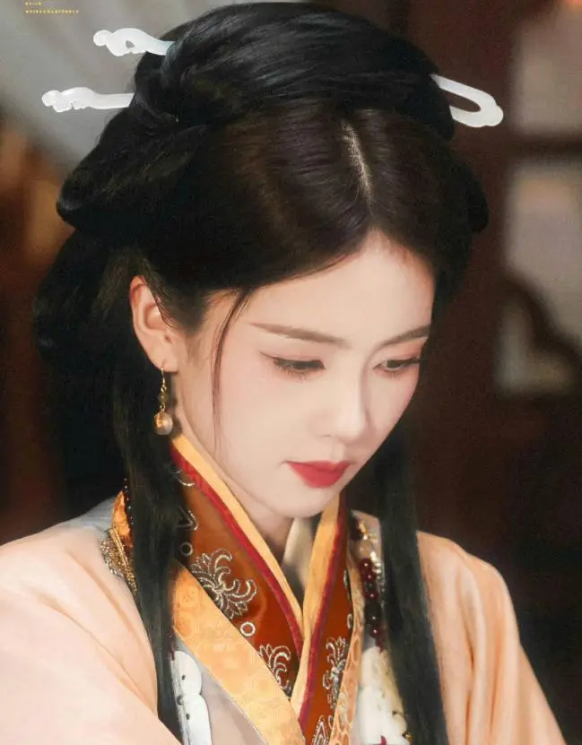 白鹿新剧《莫离》未拍先火！古装造型引期待，看到男主：心动了！