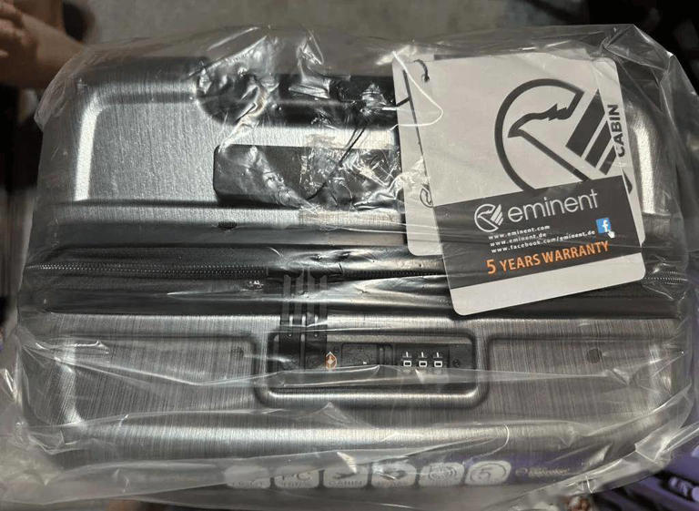 台积电定制款行李箱爆火，员工专属竟被炒至12万人民币？