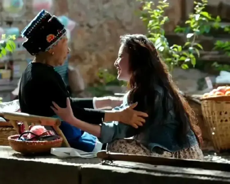 都是创新剧，刘亦菲成第一个吃螃蟹的人，赵丽颖却步杨幂后尘