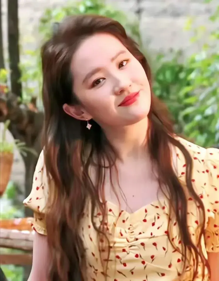 都是创新剧，刘亦菲成第一个吃螃蟹的人，赵丽颖却步杨幂后尘