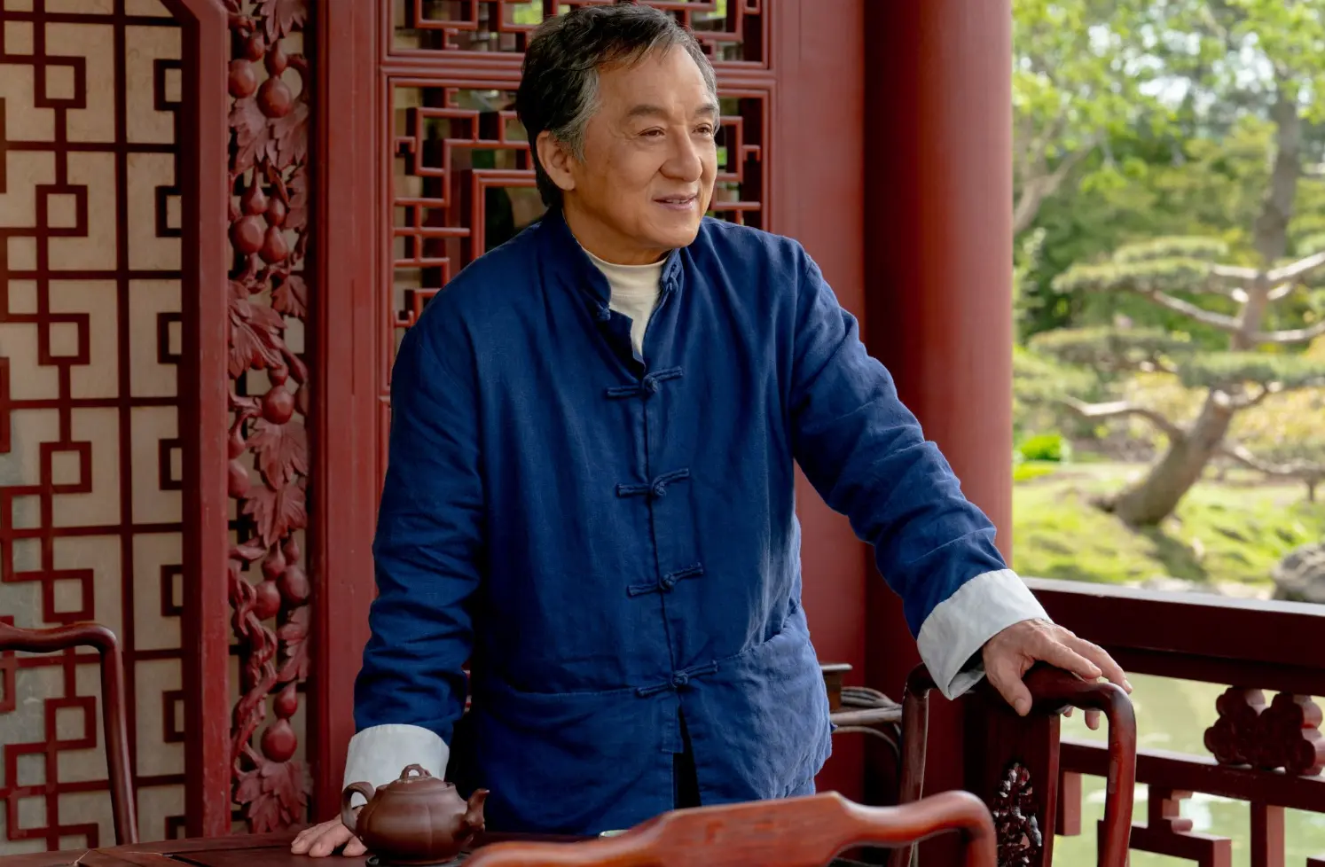 破4亿！海外票房将超《哪吒2》，71岁成龙又给国产片上了一课