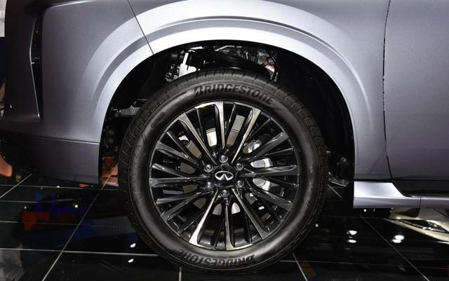 后悔宝马X7买早了！配3.5T V6引擎+9AT，提速5.9s，关键可选8座