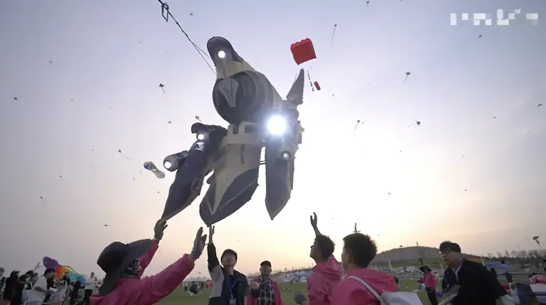 来自央妈的认可，大佬自制星穹列车登上CCTV，真成科幻代表作了