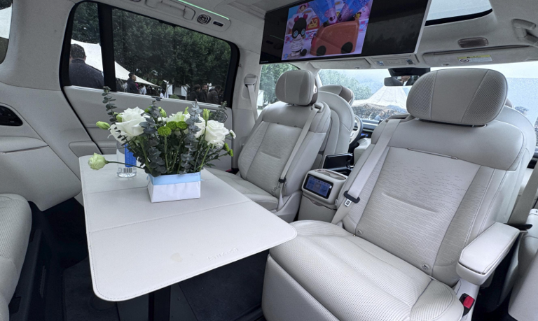六座皆C位！领克900昆明集体交车，开启高端出行新时代