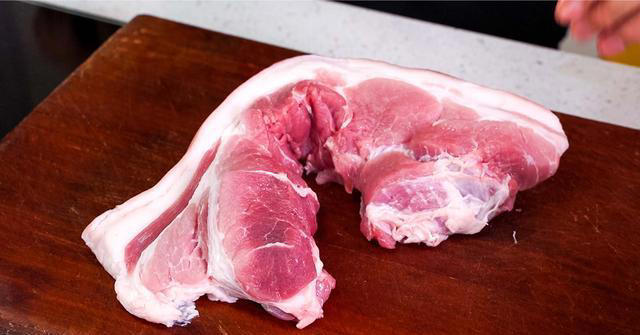 炸酥肉到底是用面粉还是淀粉？分享好吃做法，酥脆好吃不回软
