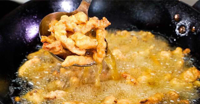 炸酥肉到底是用面粉还是淀粉？分享好吃做法，酥脆好吃不回软