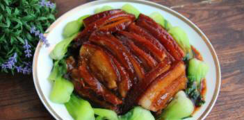 不用去餐厅，自己在家做出红烧肉，一定比外面的更好吃！