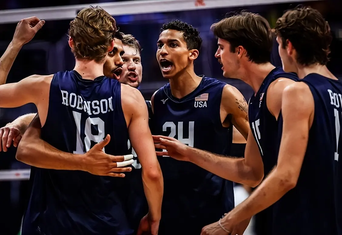 3-2！世界第4让二追三，亚洲劲旅遭大逆转，男排轰出单局39-37！