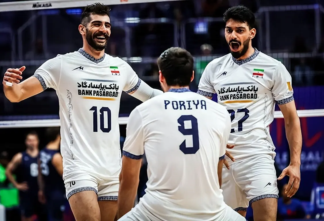 3-2！世界第4让二追三，亚洲劲旅遭大逆转，男排轰出单局39-37！