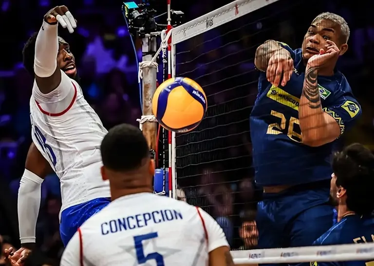 3-2！世界第4让二追三，亚洲劲旅遭大逆转，男排轰出单局39-37！