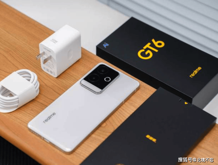 realme真我GT6：骁龙8Gen3+5800mAh仅售1377元，性价比超越红米？