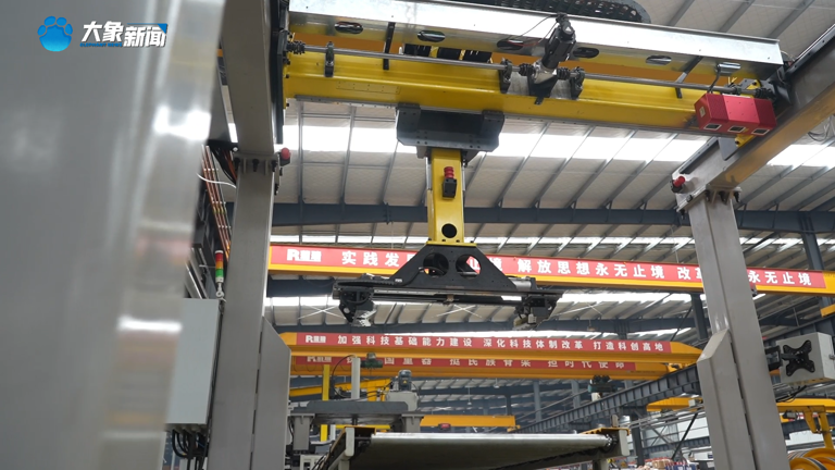 河南卫华：给起重机装上“智慧大脑”