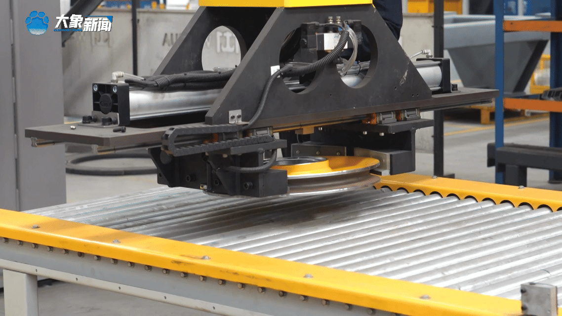 河南卫华：给起重机装上“智慧大脑”