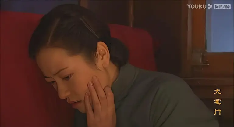 《大宅门》：看懂白景琦四房妻妾的悲剧，才明白他的人性恶在哪里