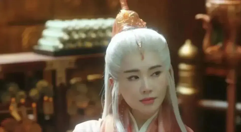 《临江仙》6位中年美女，黄奕、陈德容年轻时超美，如今风韵犹存