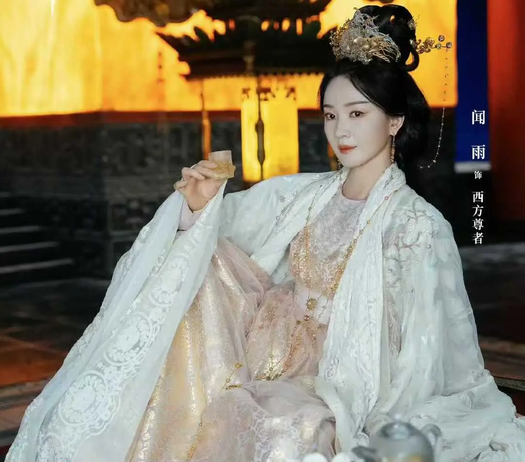 《临江仙》6位中年美女，黄奕、陈德容年轻时超美，如今风韵犹存
