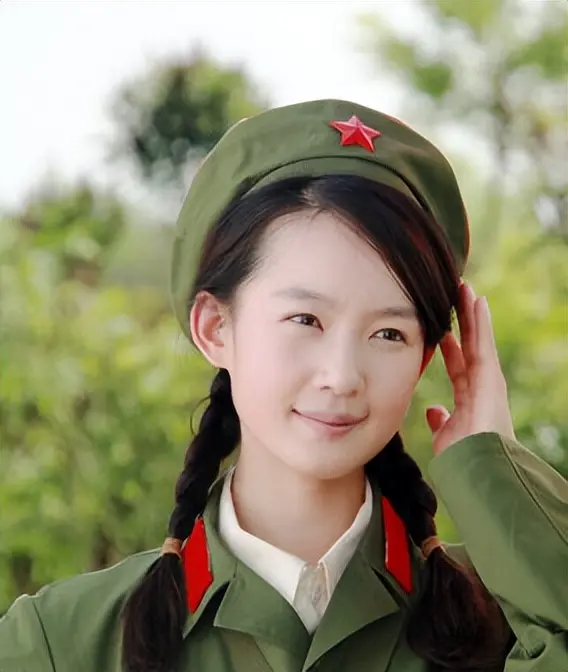 《临江仙》6位中年美女，黄奕、陈德容年轻时超美，如今风韵犹存