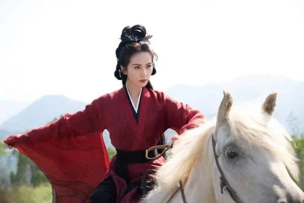 网评心中「古装剧女主天花板」TOP10!《临江仙》白鹿第5，热巴第2，冠军是古装收视保证