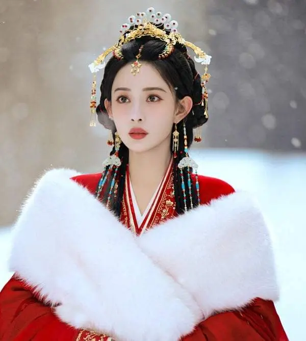 网评心中「古装剧女主天花板」TOP10!《临江仙》白鹿第5，热巴第2，冠军是古装收视保证
