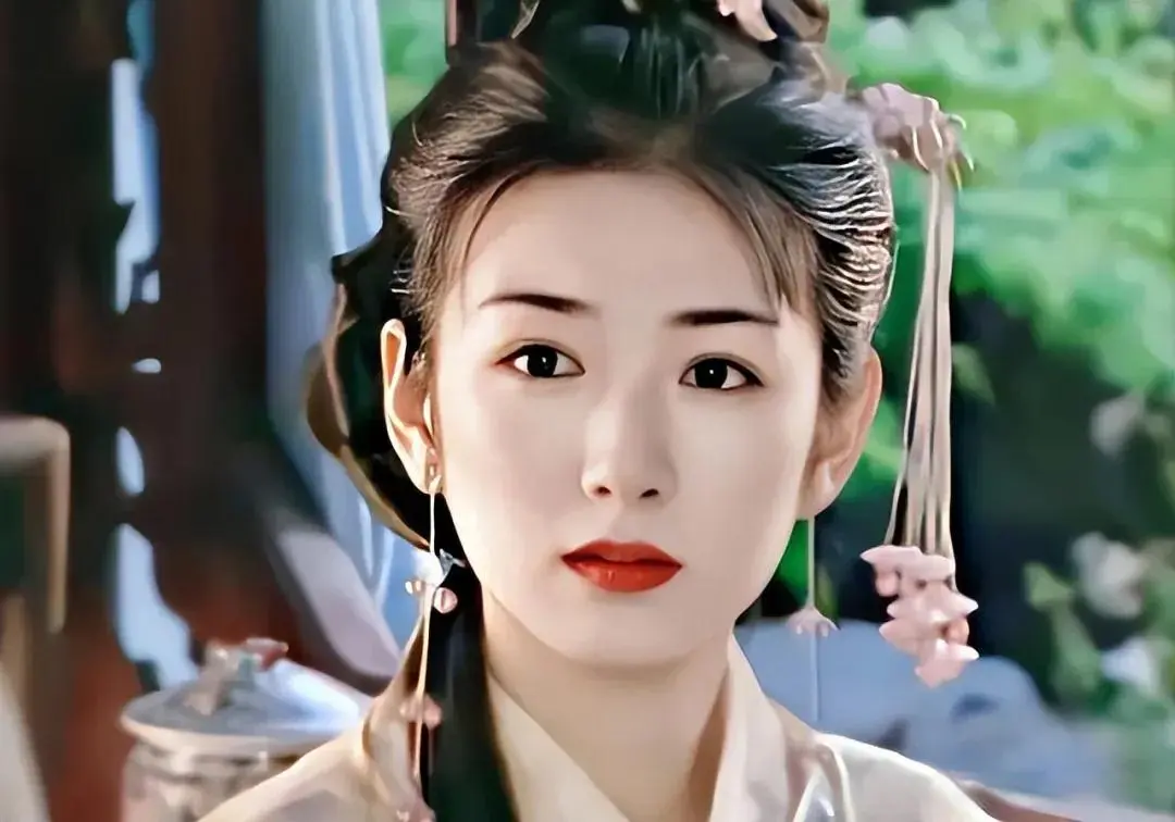 《临江仙》6位中年美女，黄奕、陈德容年轻时超美，如今风韵犹存