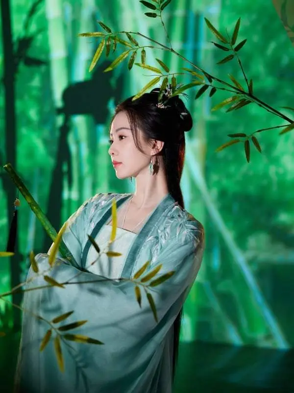网评心中「古装剧女主天花板」TOP10!《临江仙》白鹿第5，热巴第2，冠军是古装收视保证