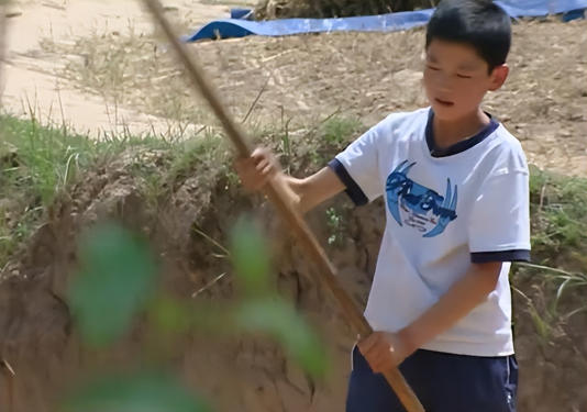 “寒门贵子”高占喜：走出富人游戏的农村娃，如今逆袭！国防生毕业后结婚