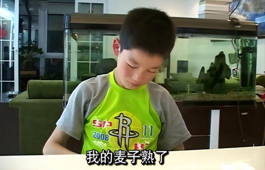 “寒门贵子”高占喜：走出富人游戏的农村娃，如今逆袭！国防生毕业后结婚