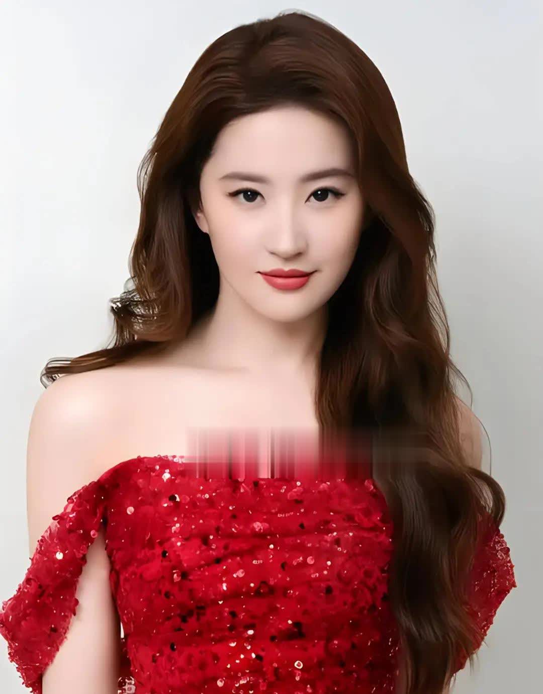 37岁刘亦菲被偶遇，穿三千裙子生图抗老，走出美容院走路带风