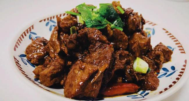 牛肉香到邻居敲门，家常做法简单省钱，学会秒变大厨