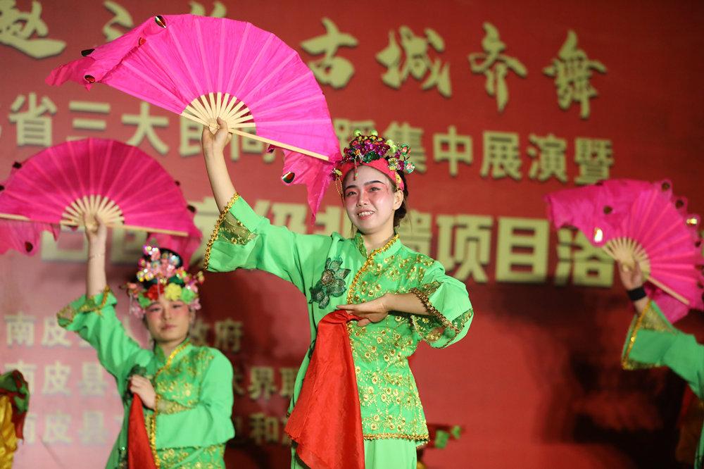 �ӱ���Ƥ������赸�����ˡ����� ������ͳ�Ļ�����