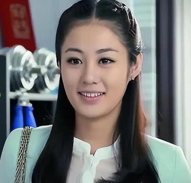 从“王小蒙”到单亲妈妈，毕畅婚姻崩盘，赵本山早料到结局？