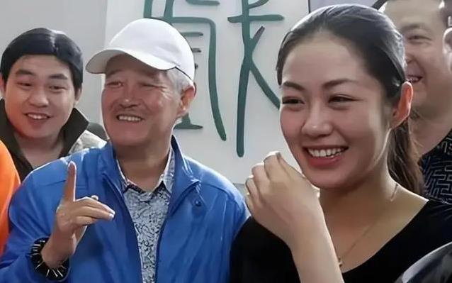 从“王小蒙”到单亲妈妈，毕畅婚姻崩盘，赵本山早料到结局？