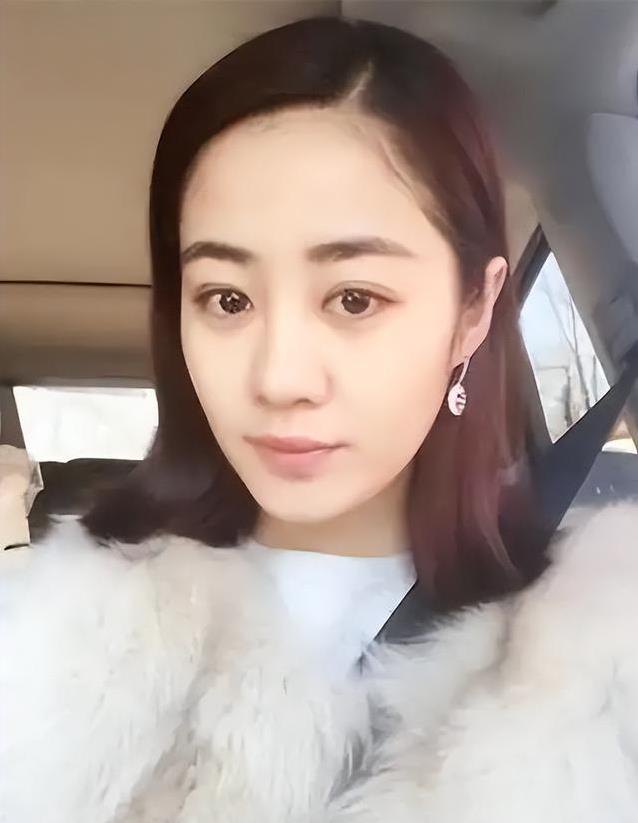 从“王小蒙”到单亲妈妈，毕畅婚姻崩盘，赵本山早料到结局？