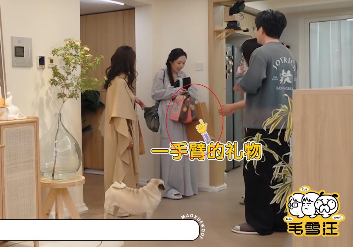 郭碧婷谢依霖录综艺，看了两人伴手礼，活该她能嫁入豪门成为富太