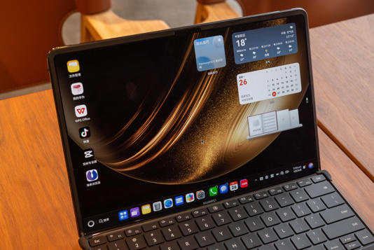 MateBook Fold：折叠新形态，鸿蒙PC的未来之路何在？