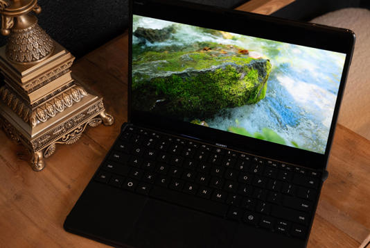 MateBook Fold：折叠新形态，鸿蒙PC的未来之路何在？