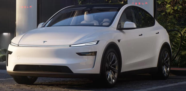 超越特斯拉Model Y，智界R7用智能赋予驾控新体验