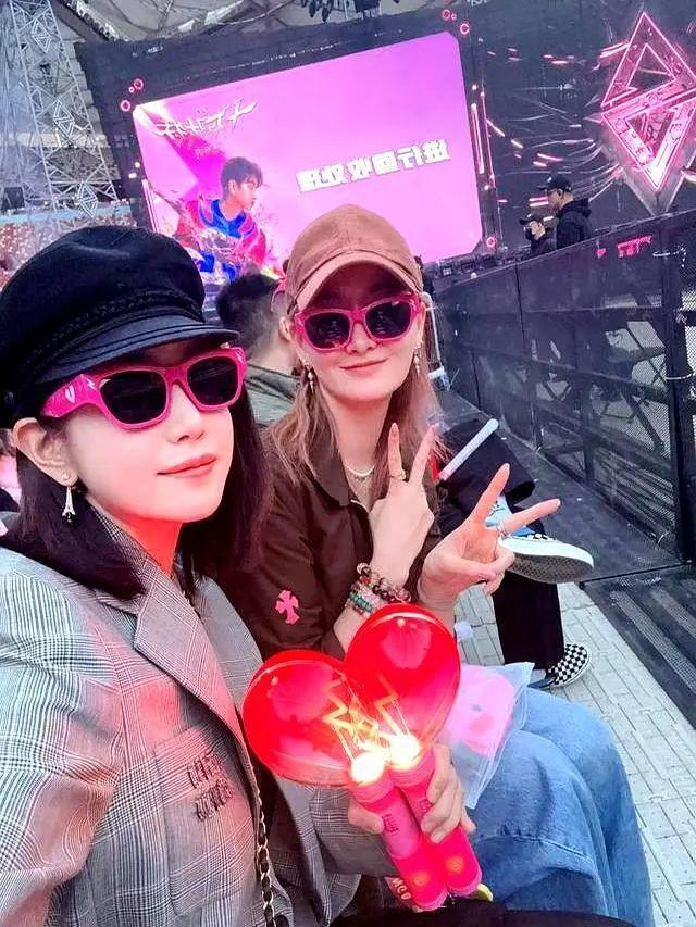 离婚才三个月，陈晓瘦成了皮包骨，而陈妍希却珠圆玉润气色太好