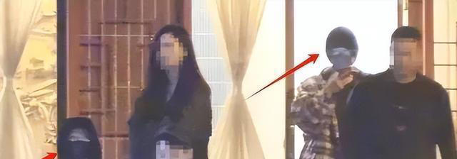放不下欧阳娜娜，忘不掉谭松韵，如今他爱上周冬雨，人设也崩了？
